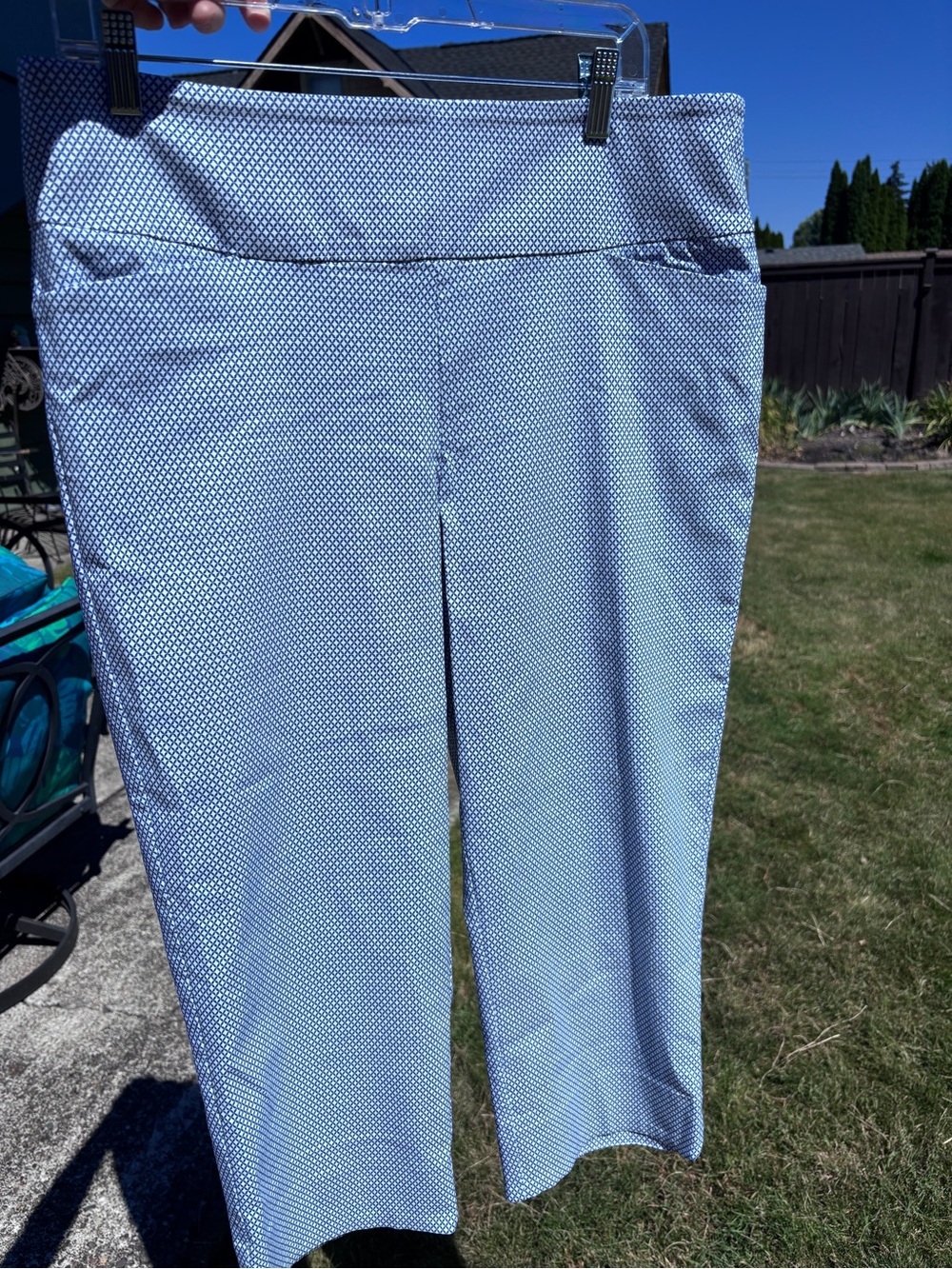 S.C. & CO. Women’s Pull-On Capri’s.  Size 16